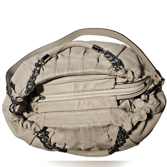 Michael Kors Erin shoulder  bag in buttery soft cream leather - Picture 2 of 14